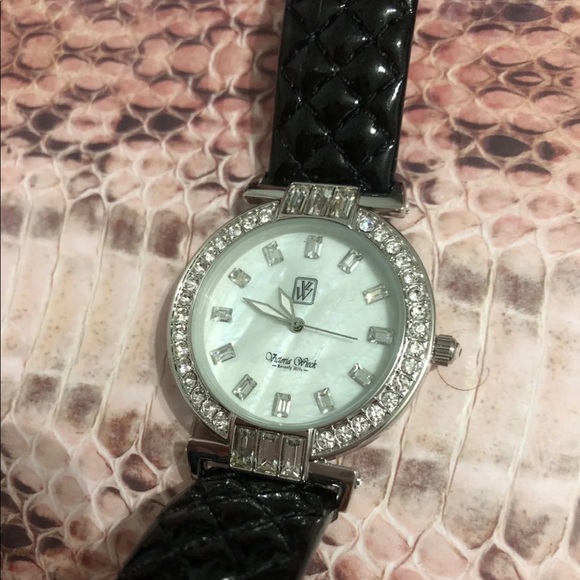 Watch - Picture 2 of 4